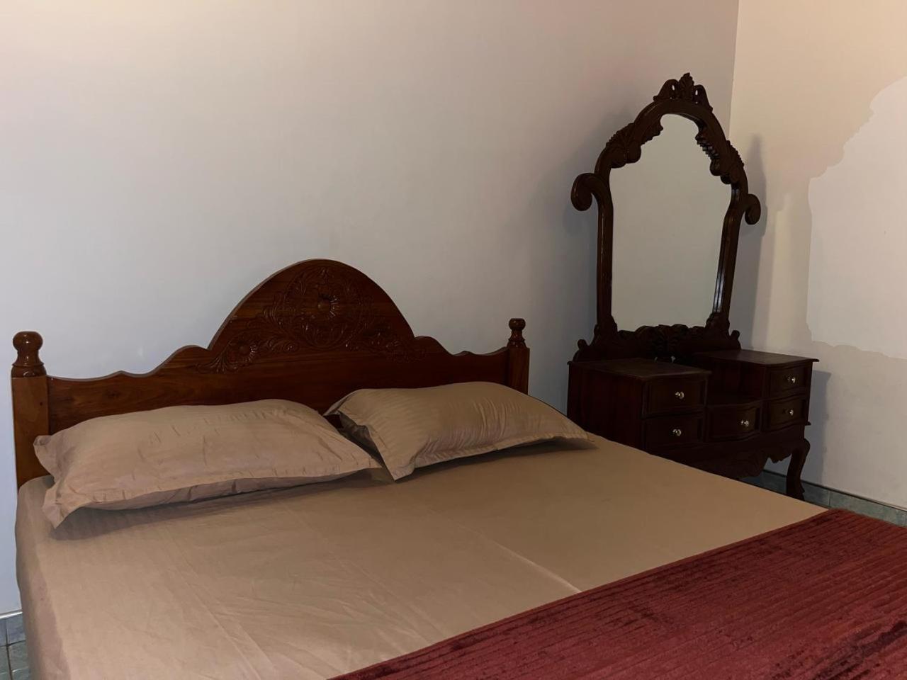 Ceylon Glory Hostel 니곰보 외부 사진