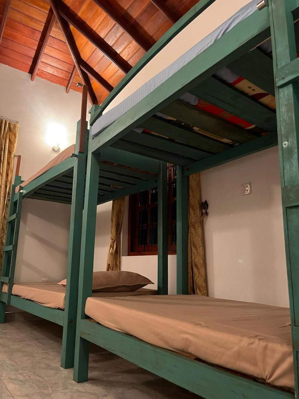 Ceylon Glory Hostel 니곰보 외부 사진
