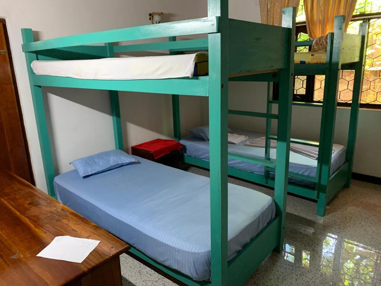 Ceylon Glory Hostel 니곰보 외부 사진